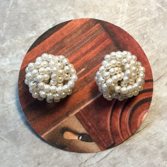 90s Pearl Bead Knot Earrings Timeless Sophisticated Elegance Chic #VintageGlam - Picture 3 of 3